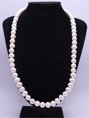 Classic White Genuine Pearl Necklace 24”